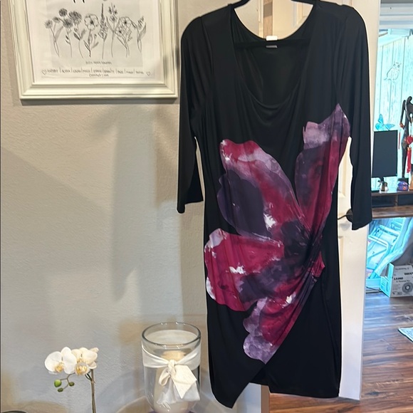VENUS Dresses & Skirts - Venus Purple Floral Knee-Length Dress with 3/4 Sleeves